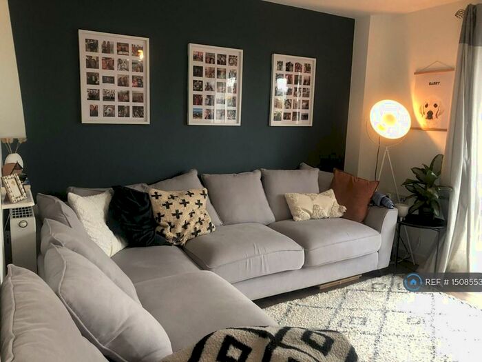 3 Bedroom Semi-Detached House To Rent In Jubilee Close, Sandy, SG19