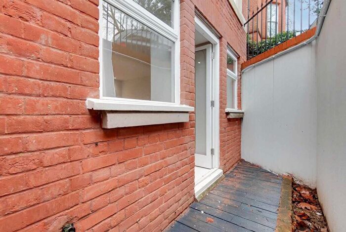 1 Bedroom Apartment To Rent In Fitzjohns Avenue, Hampstead, NW3