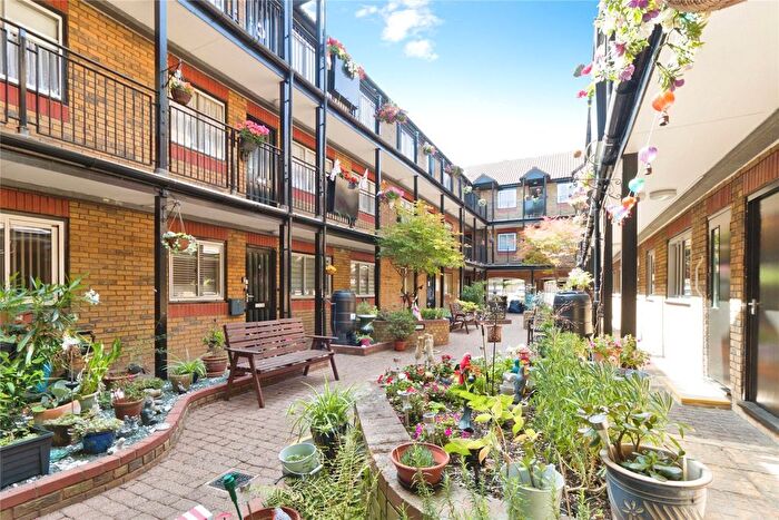 2 Bedroom Flat For Sale In Edwin Arnold Court, Sidcup, DA14