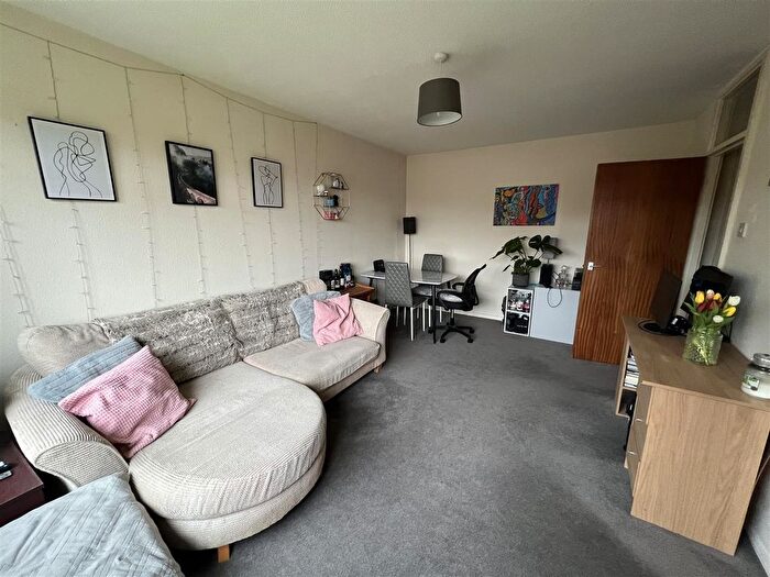 1 Bedroom Flat To Rent In Overbury Avenue, Beckenham, BR3