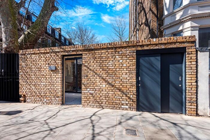 1 Bedroom Flat To Rent In Penywern Road, Earls Court, SW5