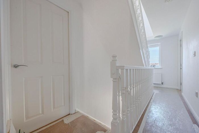 5 Bedroom Detached House For Sale In Lifstan Walk, Southend-On-Sea, SS2