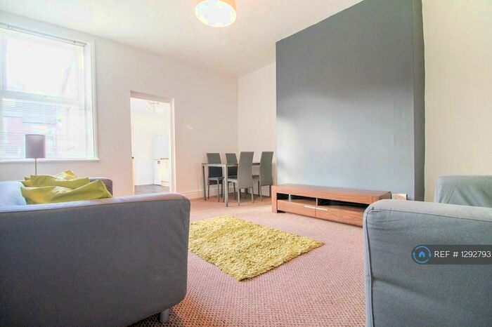 3 Bedroom Maisonette To Rent In Wingrove Avenue, Newcastle Upon Tyne, NE4