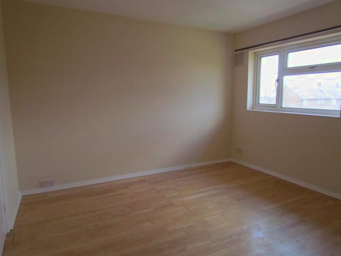 3 Bedroom Terraced House To Rent In Thatches Grove, Chadwell Heath, Essex, RM6