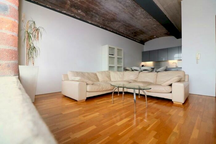 1 Bedroom Apartment To Rent In Silk Warehouse, Lister Mills, Bradford, BD9