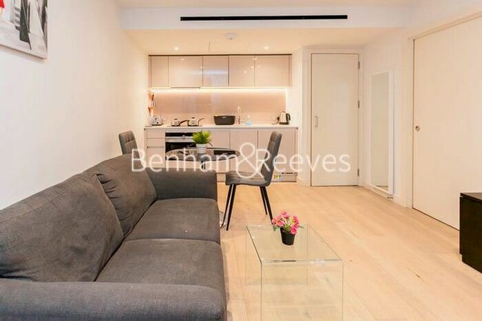 1 Bedroom Flat To Rent In Albion Court, Hammersmith, W6