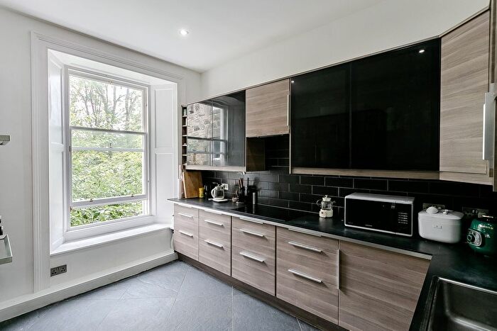 3 Bedroom Flat For Sale In Rankeillor Street, Newington, Edinburgh, EH8