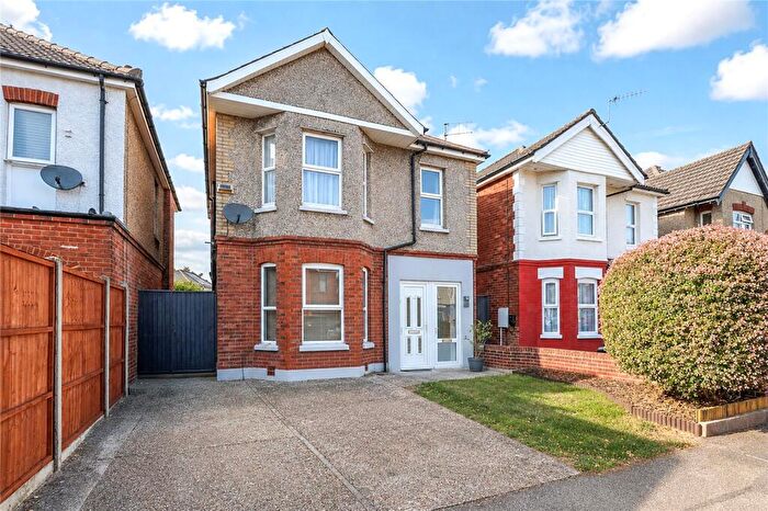 2 Bedroom Apartment For Sale In Edgehill Road, Winton, Bournemouth, BH9