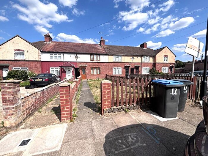 3 Bedroom Terraced House To Rent In Ashdown Road, EN3