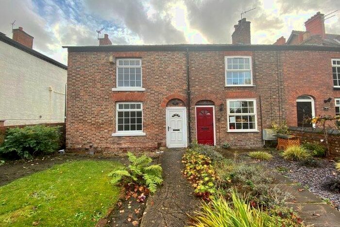 2 Bedroom End Of Terrace House To Rent In Northenden Road, Sale, M33