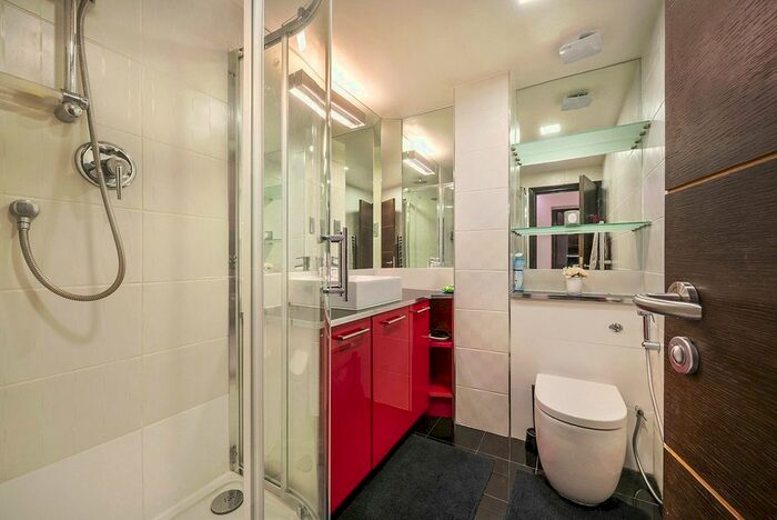 3 Bedroom Flat To Rent In Macready House, W1H