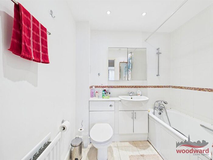 2 Bedroom Flat For Sale In Collapit Close, Harrow, HA1