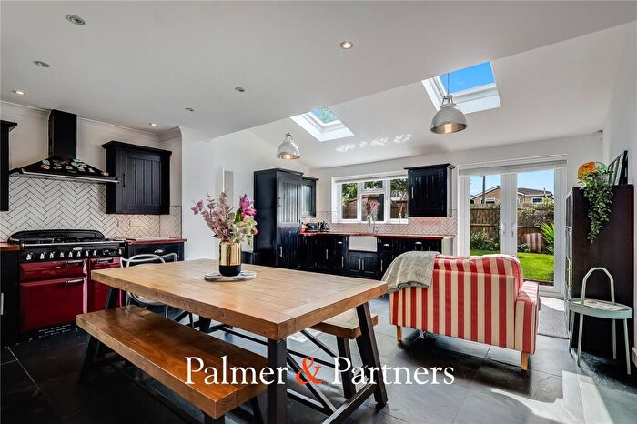 3 Bedroom Semi-Detached House For Sale In Belmont Close, Springfield, Chelmsford, Essex, CM1