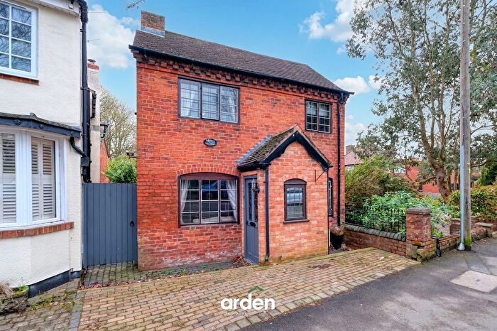 3 Bedroom Detached House For Sale In Kidderminster Road, Bromsgrove, B61