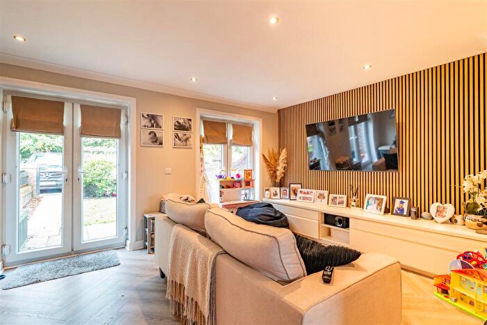 3 Bedroom Town House To Rent In Farington Court, Farington, Leyland, PR25