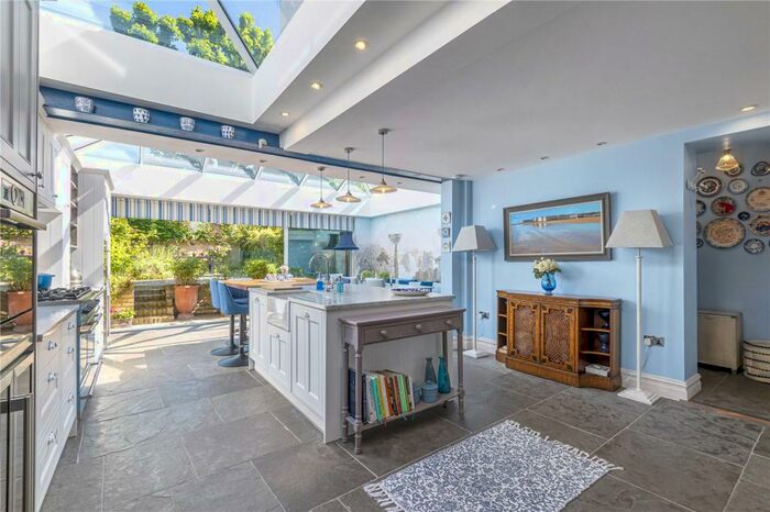 4 Bedroom End Of Terrace House To Rent In Ufton Grove, De Beauvoir Town, Islington, London, N1