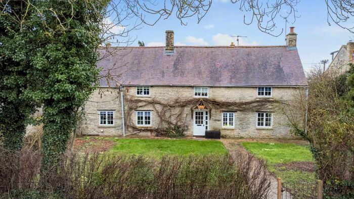 5 Bedroom Detached House For Sale In Abingdon Road, Standlake, OX29