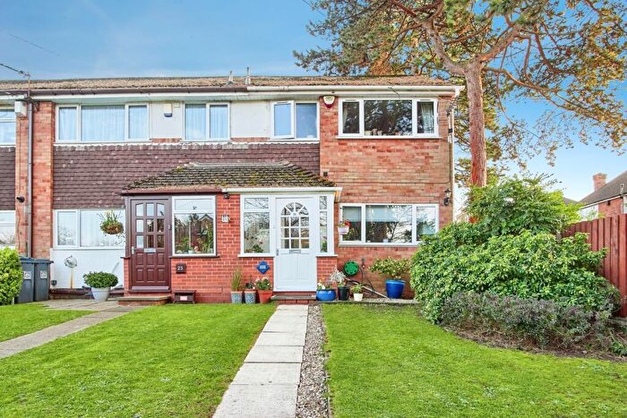 3 Bedroom End Of Terrace House For Sale In Downcroft Avenue, Birmingham, West Midlands, B38