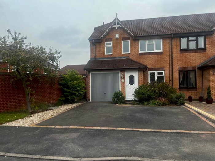 3 Bedroom Semi-Detached House To Rent In Lambourn Road, Willenhall, WV13