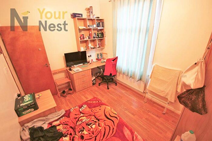 5 Bedroom Terraced House To Rent In Burley Lodge Terrace, Hyde Park, LS6