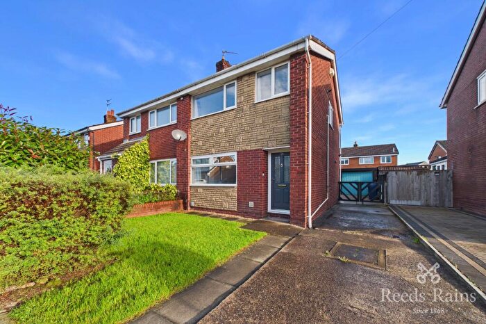 3 Bedroom Semi Detached House For Sale In Lowther Crescent, Leyland, Lancashire, PR26