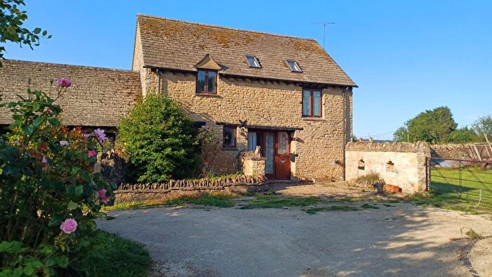 4 Bedroom Barn Conversion For Sale In Upper End, Salford, OX7