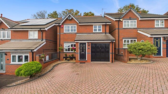 4 Bedroom Detached House For Sale In Ross, Rowley Regis, B65
