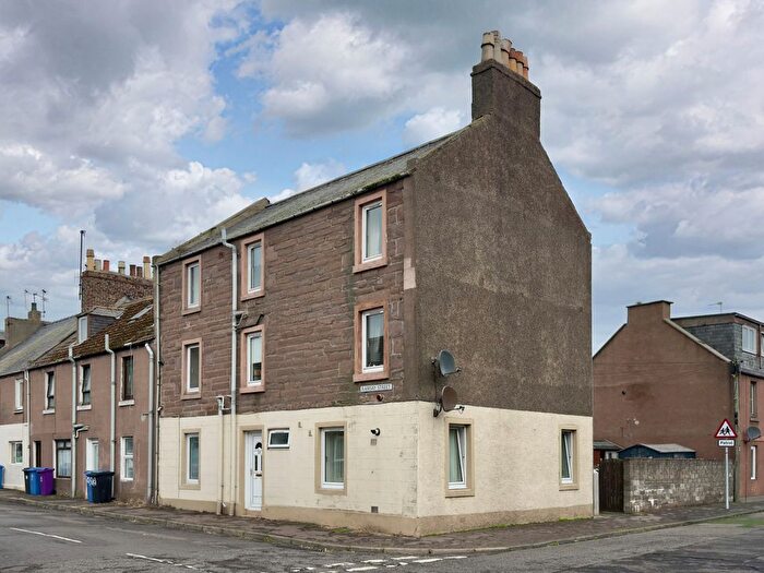 3 Bedroom Maisonette For Sale In Commerce Street, Montrose, DD10