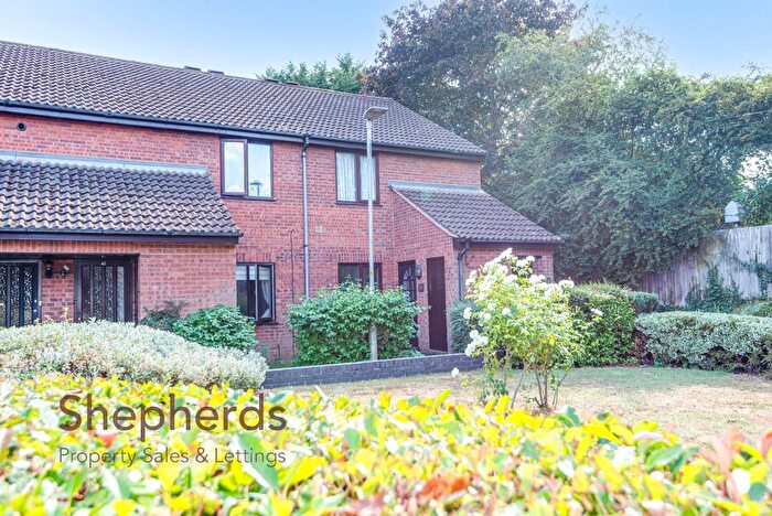 1 Bedroom Maisonette For Sale In Amwell Street, Hoddesdon, EN11