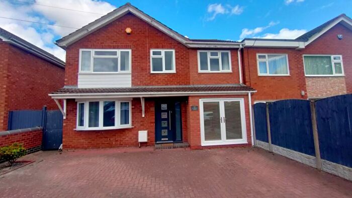 4 Bedroom Detached House For Sale In Denbigh Close, Wrexham, LL12