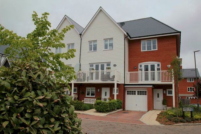 4 Bedroom End Of Terrace House To Rent In Venics Way, High Wycombe, HP11