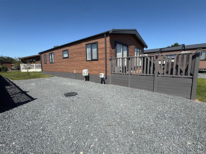 2 Bedroom Park Home For Sale In Oakwood Retreat Country Park, Newton On Derwent, York, YO41