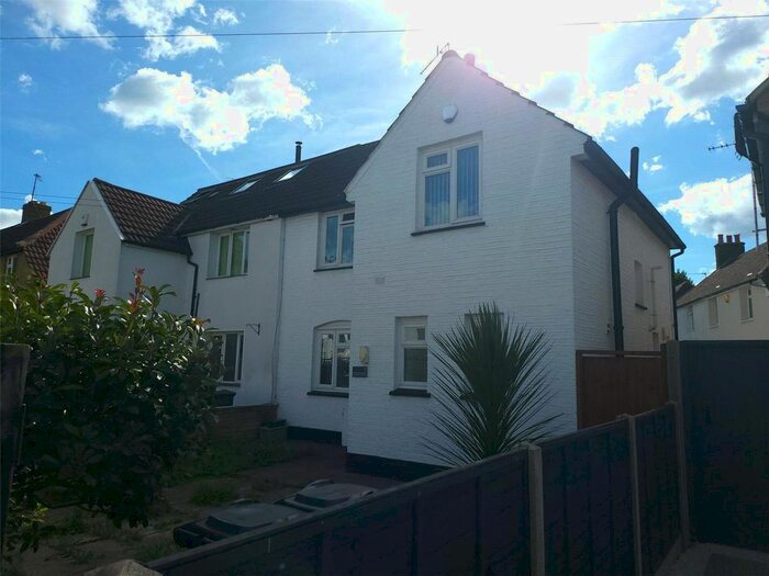 3 Bedroom Detached House To Rent In Northcote Avenue, Isleworth, Greater London, TW7
