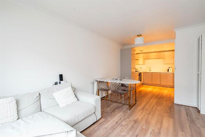 2 Bedroom Apartment To Rent In Rea Place, Birmingham, B12