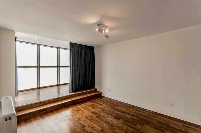1 Bedroom Flat To Rent In Aldersgate Street, Clerkenwell, London, EC1A