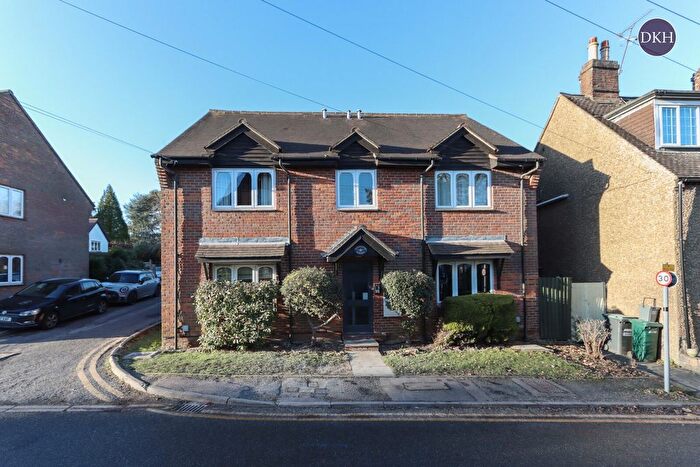 1 Bedroom Flat For Sale In Solesbridge Lane, Chorleywood, Rickmansworth, Hertfordshire, WD3