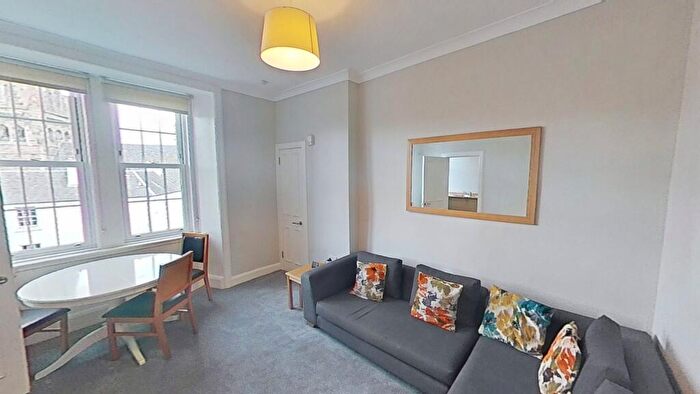 2 Bedroom Flat To Rent In Nicolson Street, Edinburgh, EH8