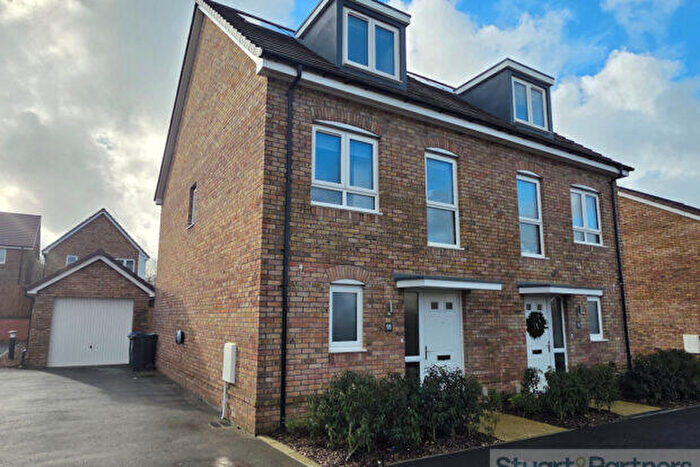 3 Bedroom Semi Detached House To Rent In Bridleside Hassocks, BN6