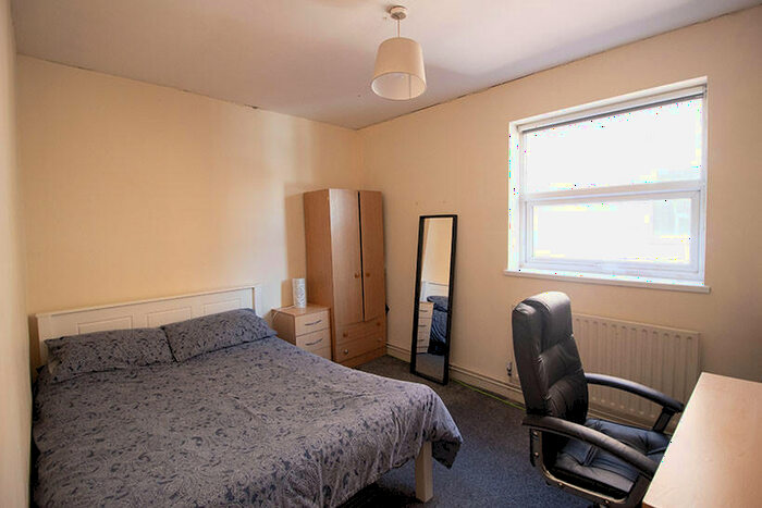 7 Bedroom Flat To Rent In Mansfield Road, City Centre, Nottingham, NG1