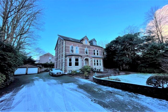 2 Bedroom Flat To Rent In Groby Road, Altrincham, WA14