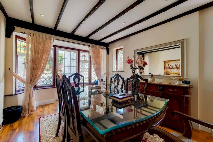4 Bedroom Property To Rent In New Street Hill, Bromley, BR1