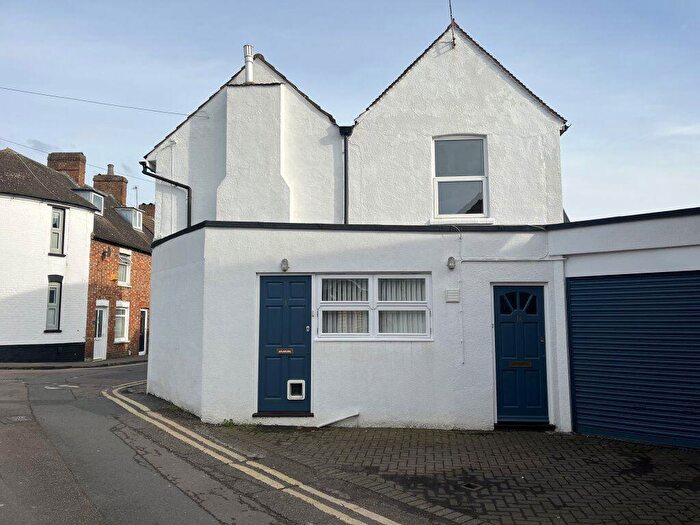 1 Bedroom Apartment To Rent In Saunders Piece, Ampthill, Bedfordshire, MK45