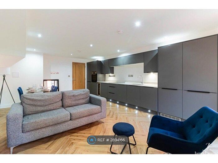 2 Bedroom Flat To Rent In The Hallmark, Birmingham, B19