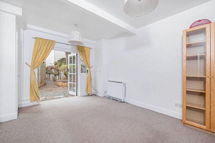 2 Bedroom Detached House To Rent In Gladstone Road, Wimbledon, London, SW19