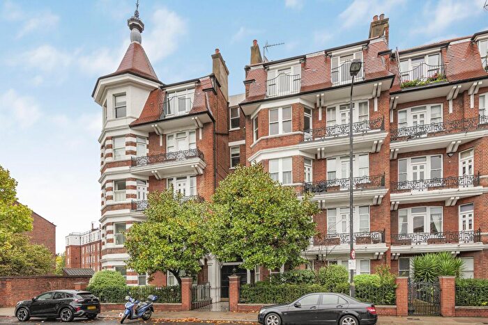 3 Bedroom Flat To Rent In Ashburnham Road, London, SW10