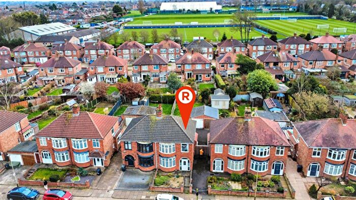 3 Bedroom Semi-Detached House For Sale In Aylestone Road, Leicester, LE2