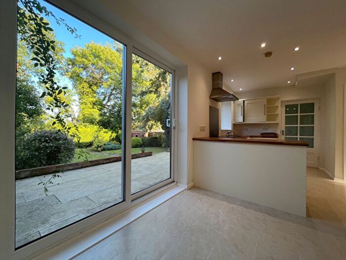 4 Bedroom Semi-detached House For Sale In Peel Close, Hampton-In-Arden, Solihull, West Midlands, B92