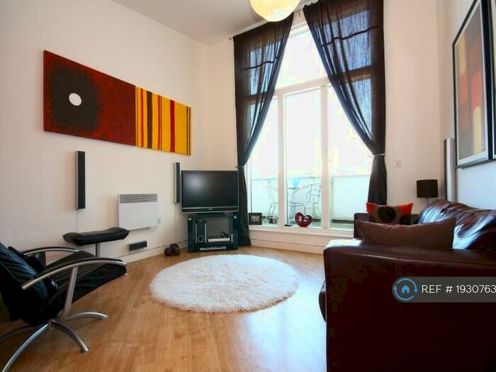 2 Bedroom Penthouse To Rent In Hart Street, Maidstone, ME16