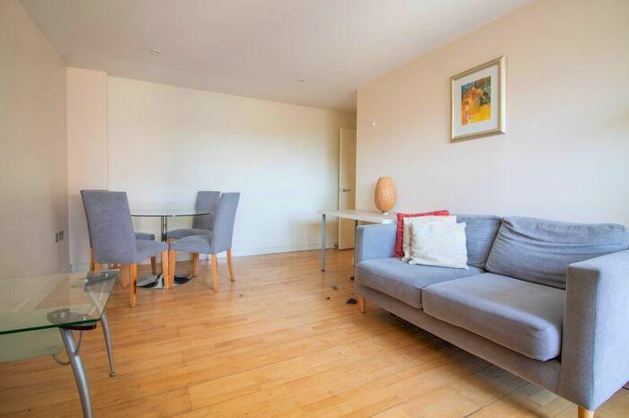 2 Bedroom Flat To Rent In William Road, Euston, NW1