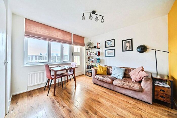 1 Bedroom Apartment For Sale In Amina Way, London, SE16